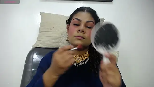 yaazhinii online show from April 23, 11:42 am