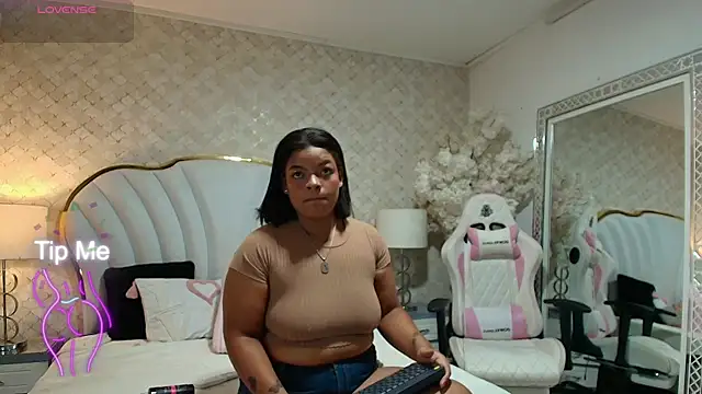 YazminJenner online show from May 15, 4:30 am