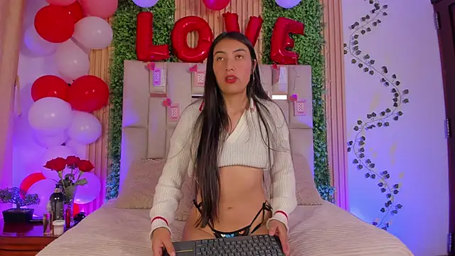 Snapshot of Emma_Nmm chatting on February 16, 5:53 pm Emma Nmm online show from February 16, 5:53 pm