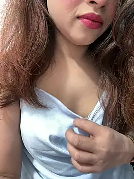 riya sharma11 online show from May 17, 4:03 pm
