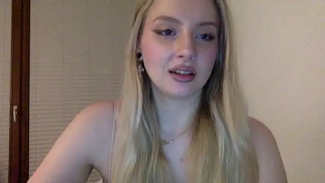 MayaWetDream online show from March 30, 6:20 pm