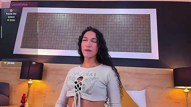 Snapshot of Chloee__Adams chatting on April 13, 8:14 pm Chloee Adams online show from April 13, 8:14 pm