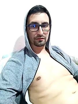 Snapshot of aaron_latin69 chatting on February 5, 8:02 pm aaron latin69 online show from February 5, 8:02 pm