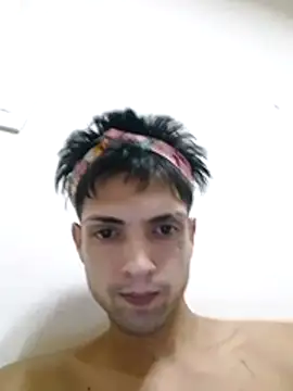 Snapshot of CubanoxxxSex chatting on February 17, 8:22 am CubanoxxxSex online show from February 17, 8:22 am