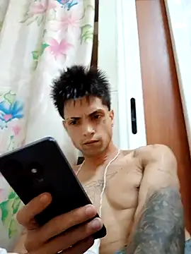 Snapshot of CubanoxxxSex chatting on April 5, 6:27 pm CubanoxxxSex online show from April 5, 6:27 pm