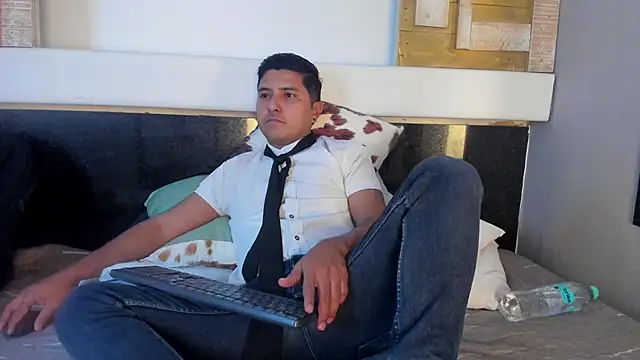 ThomasMontero online show from February 11, 3:44 am