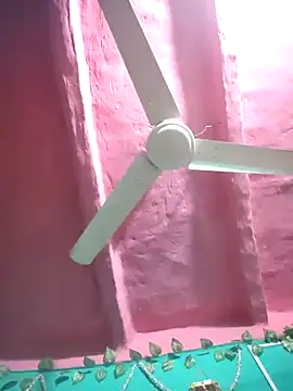 Snapshot of pakhi126 chatting on February 17, 9:43 pm pakhi126 online show from February 17, 9:43 pm