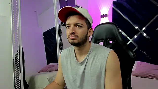 Logan Wolf-js online show from March 31, 12:16 pm