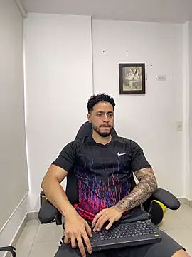 MattiaDupont online show from March 25, 10:38 pm