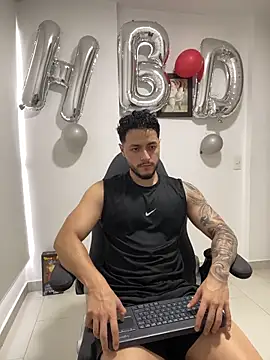 MattiaDupont online show from March 31, 9:37 pm