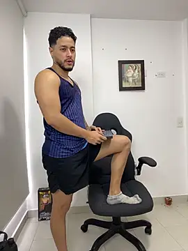 MattiaDupont online show from April 1, 9:45 pm