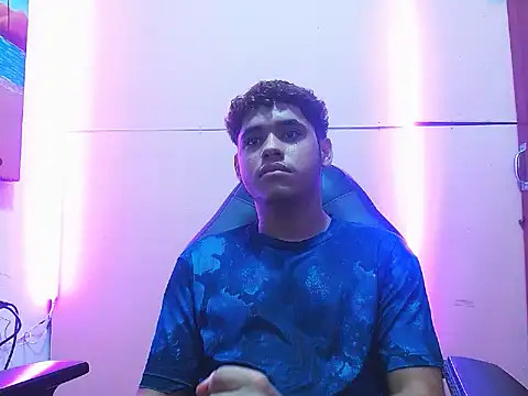 Snapshot of elking_big chatting on March 11, 3:45 am elking big online show from March 11, 3:45 am