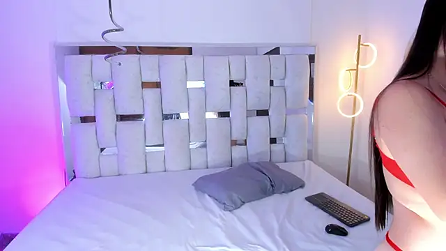 EvelynRouss online show from February 6, 10:35 pm