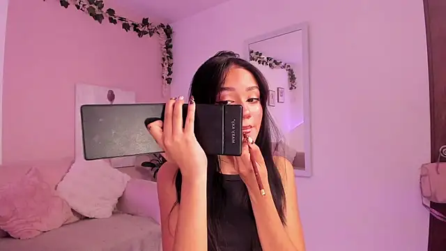 Mila jenner online show from March 20, 3:50 pm