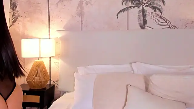 Snapshot of IvyStonne chatting on March 16, 7:18 pm IvyStonne online show from March 16, 7:18 pm