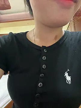Snapshot of DoliceGirl2k chatting on April 18, 2:59 am DoliceGirl2k online show from April 18, 2:59 am