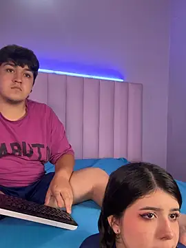 EmilyAndAndrew online show from May 2, 5:12 am