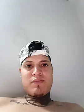 elvaquero06 online show from April 6, 4:21 am