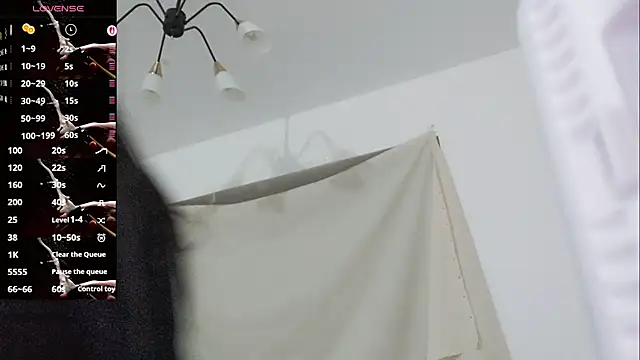 Snapshot of vivi523 chatting on March 27, 11:54 am vivi523 online show from March 27, 11:54 am