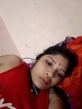Snapshot of Horney_Bhabhi chatting on May 22, 5:29 pm Horney Bhabhi online show from May 22, 5:29 pm