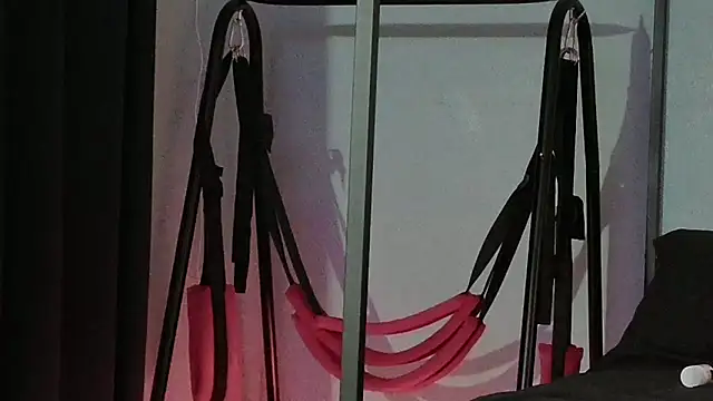 Snapshot of bellaskeykeeper chatting on February 13, 1:18 pm bellaskeykeeper online show from February 13, 1:18 pm