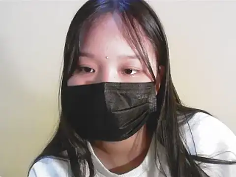 PRENCY CUTE online show from March 3, 4:07 am