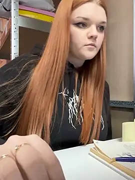 Snapshot of purple-hornet chatting on February 13, 9:05 am purple-hornet online show from February 13, 9:05 am