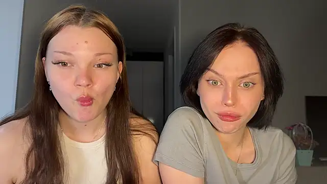 lunamuna  online show from February 6, 3:48 pm