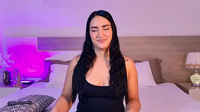 Snapshot of MaraGrief_ chatting on April 1, 11:11 am MaraGrief online show from April 1, 11:11 am