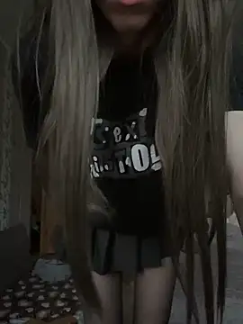 Snapshot of whiterosediana chatting on February 5, 1:27 pm whiterosediana online show from February 5, 1:27 pm