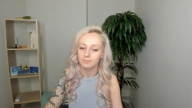 Snapshot of KathernKlunk chatting on February 10, 2:59 am KathernKlunk online show from February 10, 2:59 am