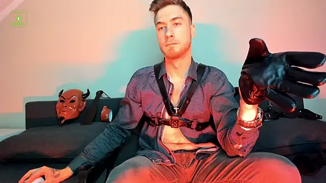 Harvey Wiliams online show from April 3, 5:16 am