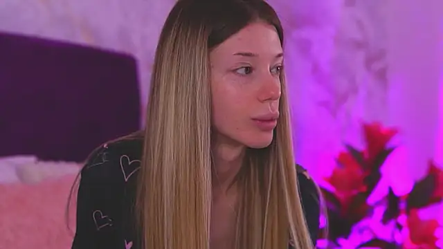 EllinaNuria online show from March 23, 5:11 am