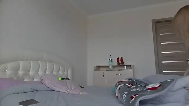 ShamlesssAdell online show from April 3, 1:09 pm