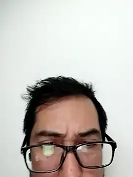 Snapshot of miiich86 chatting on March 5, 5:36 am miiich86 online show from March 5, 5:36 am