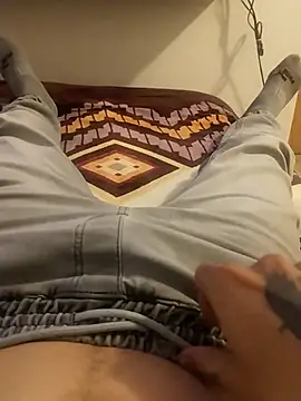 Snapshot of miiich86 chatting on April 6, 3:48 am miiich86 online show from April 6, 3:48 am