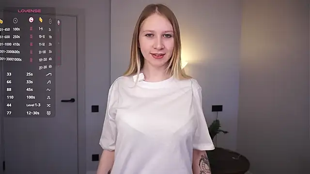 Snapshot of MiHabeck chatting on February 21, 6:14 am MiHabeck online show from February 21, 6:14 am