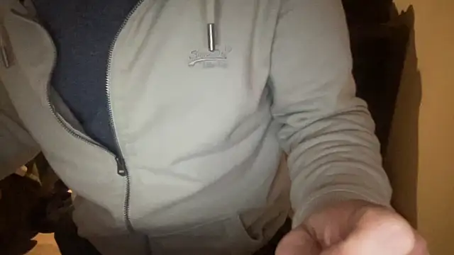 Snapshot of raoulbtnbois chatting on February 15, 1:35 am raoulbtnbois online show from February 15, 1:35 am