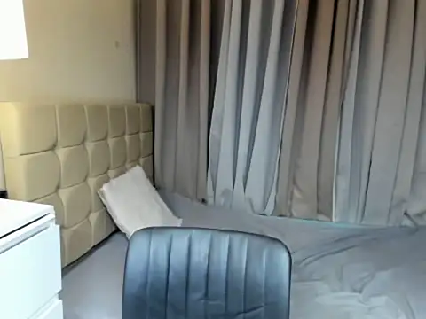 Snapshot of Janelaxx chatting on February 25, 4:49 pm Janelaxx online show from February 25, 4:49 pm