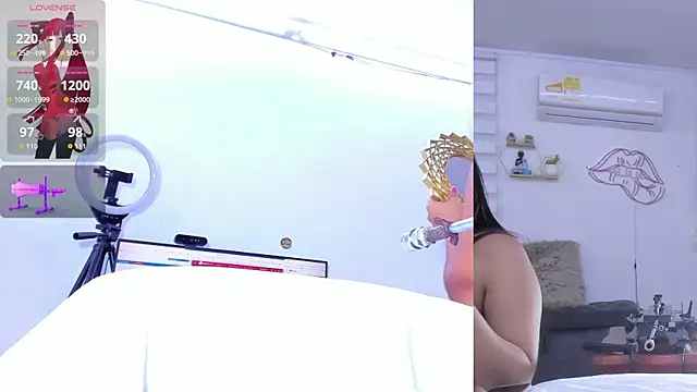 lana  kane   online show from March 31, 9:10 am