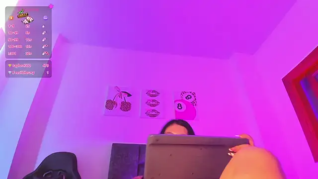 Madison Rosee online show from May 19, 1:56 am
