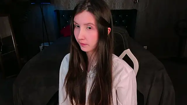 Snapshot of avrora_shy_ chatting on February 10, 5:17 pm avrora shy online show from February 10, 5:17 pm