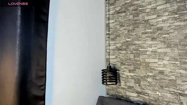 ASHLEY COLLINS1 online show from February 28, 1:01 pm