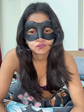 Snapshot of raavigirl chatting on April 11, 8:57 pm raavigirl online show from April 11, 8:57 pm