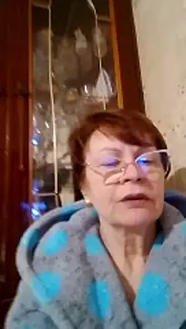 SophieBurns online show from February 11, 2:22 pm