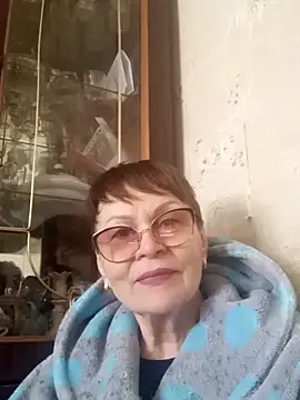 SophieBurns online show from February 19, 12:01 pm