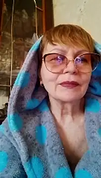 Snapshot of SophieBurns chatting on April 5, 10:01 am SophieBurns online show from April 5, 10:01 am