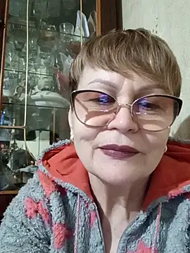 Snapshot of SophieBurns chatting on April 8, 1:33 pm SophieBurns online show from April 8, 1:33 pm