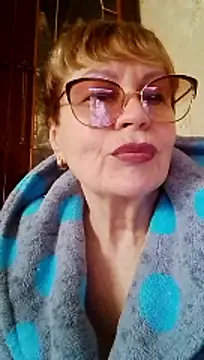 Snapshot of SophieBurns chatting on April 12, 9:36 am SophieBurns online show from April 12, 9:36 am