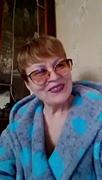 Snapshot of SophieBurns chatting on April 19, 9:52 am SophieBurns online show from April 19, 9:52 am